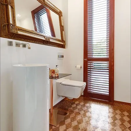 Thehiddenlakehouse Pool Sauna Whirlpool Villa Duisburg