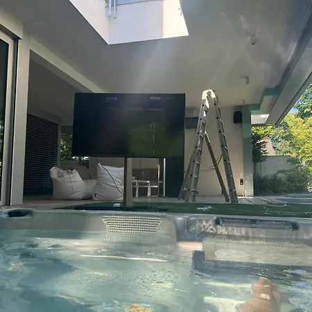 Thehiddenlakehouse Pool Sauna Whirlpool Βίλα *